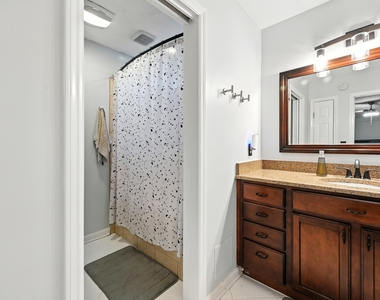 4002 Westfield Drive - Photo Thumbnail 22
