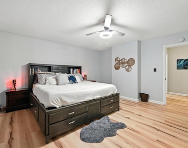 4002 Westfield Drive - Photo Thumbnail 21