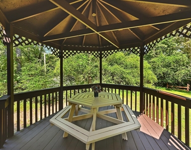 4002 Westfield Drive - Photo Thumbnail 41