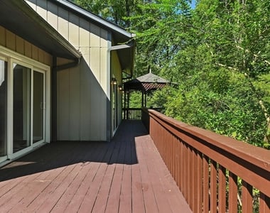 4002 Westfield Drive - Photo Thumbnail 40
