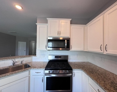 1024 Laceflower Drive - Photo Thumbnail 7