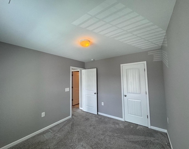 1024 Laceflower Drive - Photo Thumbnail 17