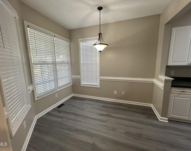 7706 Astoria Place - Photo Thumbnail 3