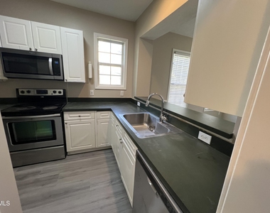 7706 Astoria Place - Photo Thumbnail 6