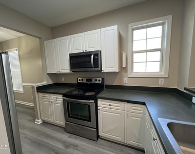 7706 Astoria Place - Photo Thumbnail 7