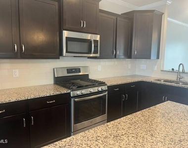 5419 Wallace Martin Way - Photo Thumbnail 7
