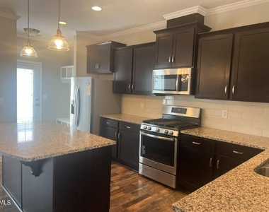 5419 Wallace Martin Way - Photo Thumbnail 3