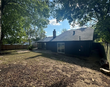 9506 Stonebridge Dr - Photo Thumbnail 13