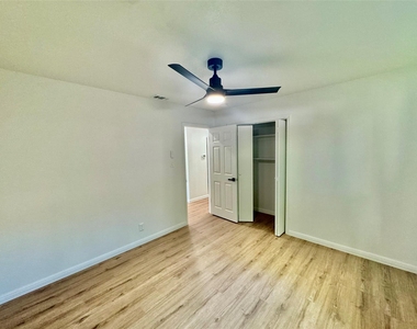 9506 Stonebridge Dr - Photo Thumbnail 26