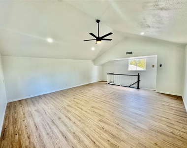 9506 Stonebridge Dr - Photo Thumbnail 18