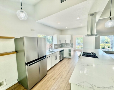 9506 Stonebridge Dr - Photo Thumbnail 9