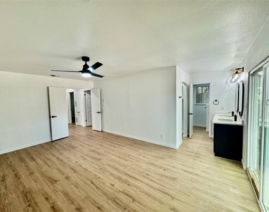 9506 Stonebridge Dr - Photo Thumbnail 20