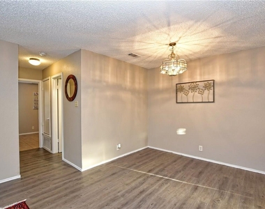 5401 Spring Meadow Rd - Photo Thumbnail 5