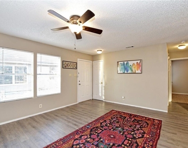 5401 Spring Meadow Rd - Photo Thumbnail 2