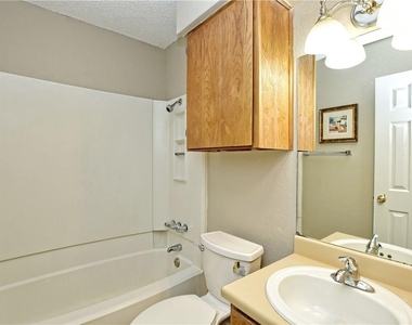 5401 Spring Meadow Rd - Photo Thumbnail 15