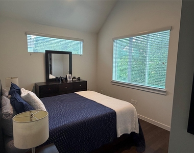 3612 Clary Way - Photo Thumbnail 7