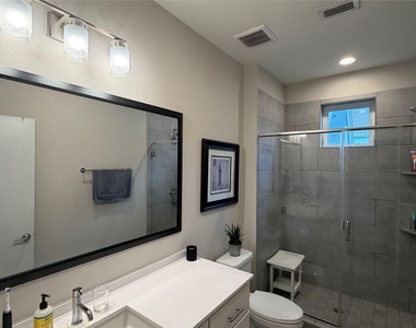 3612 Clary Way - Photo Thumbnail 8