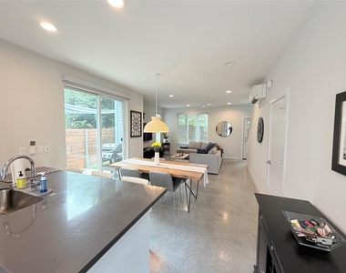 3612 Clary Way - Photo Thumbnail 2