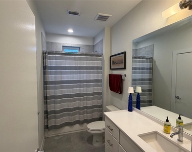 3612 Clary Way - Photo Thumbnail 10