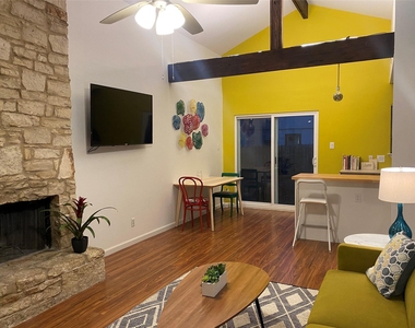 5405 Brompton Cir - Photo Thumbnail 4