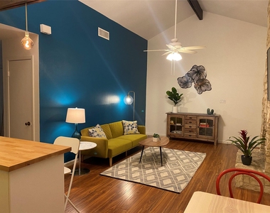 5405 Brompton Cir - Photo Thumbnail 2