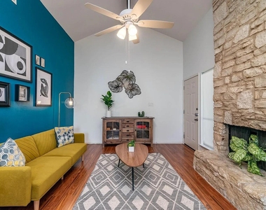5405 Brompton Cir - Photo Thumbnail 3