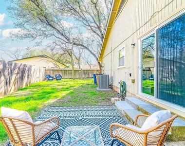 5405 Brompton Cir - Photo Thumbnail 5