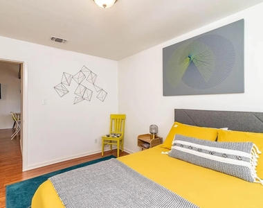 5405 Brompton Cir - Photo Thumbnail 9