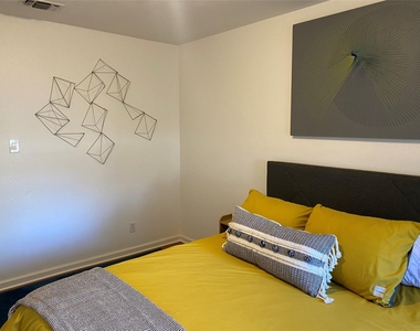 5405 Brompton Cir - Photo Thumbnail 13