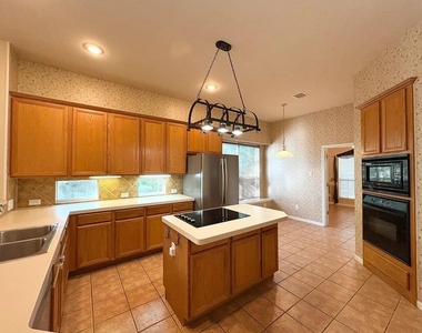 1837 Maize Bend Dr - Photo Thumbnail 2