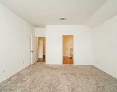341 Madrid St - Photo Thumbnail 15