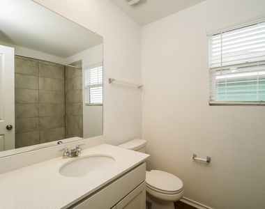 341 Madrid St - Photo Thumbnail 22