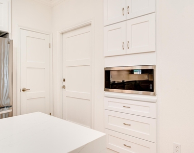 4601 Eilers Ave - Photo Thumbnail 8