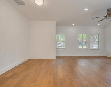 4601 Eilers Ave - Photo Thumbnail 12