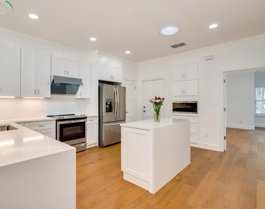 4601 Eilers Ave - Photo Thumbnail 3