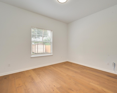 4601 Eilers Ave - Photo Thumbnail 16