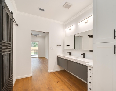 4601 Eilers Ave - Photo Thumbnail 24