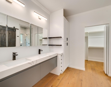 4601 Eilers Ave - Photo Thumbnail 23