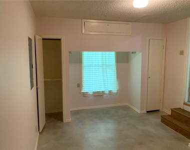 4428 Gillis St - Photo Thumbnail 17