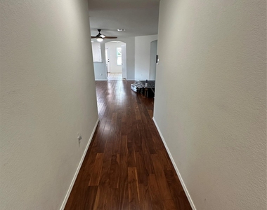 705 Morgan Dr - Photo Thumbnail 11