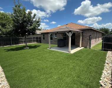 705 Morgan Dr - Photo Thumbnail 2