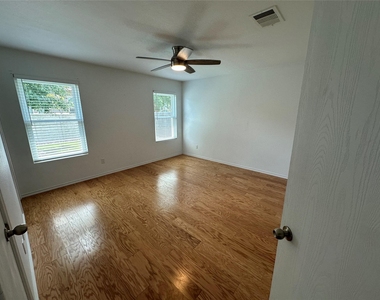 705 Morgan Dr - Photo Thumbnail 5