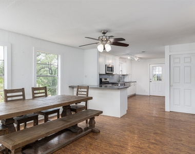 2591 Spring Valley Dr - Photo Thumbnail 5