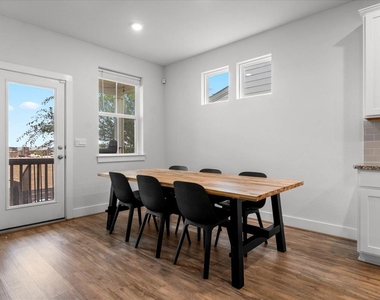 7106 Silver Star Ln - Photo Thumbnail 10