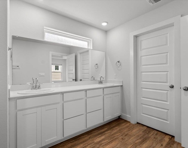 7106 Silver Star Ln - Photo Thumbnail 25