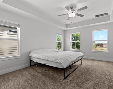 7106 Silver Star Ln - Photo Thumbnail 22
