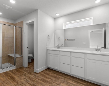 7106 Silver Star Ln - Photo Thumbnail 24