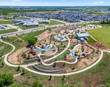 7106 Silver Star Ln - Photo Thumbnail 35