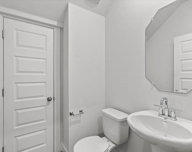 7106 Silver Star Ln - Photo Thumbnail 13