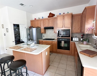 2121 Settlers Park Loop - Photo Thumbnail 8